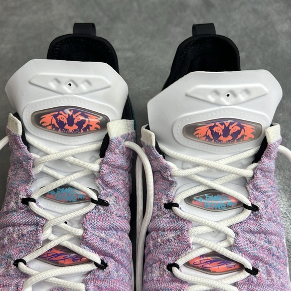 🎯NWOT Nike LeBron 18 'Graffiti' 4.5Y \ 23.5CM \ EU36.5 - Picture 3 of 13